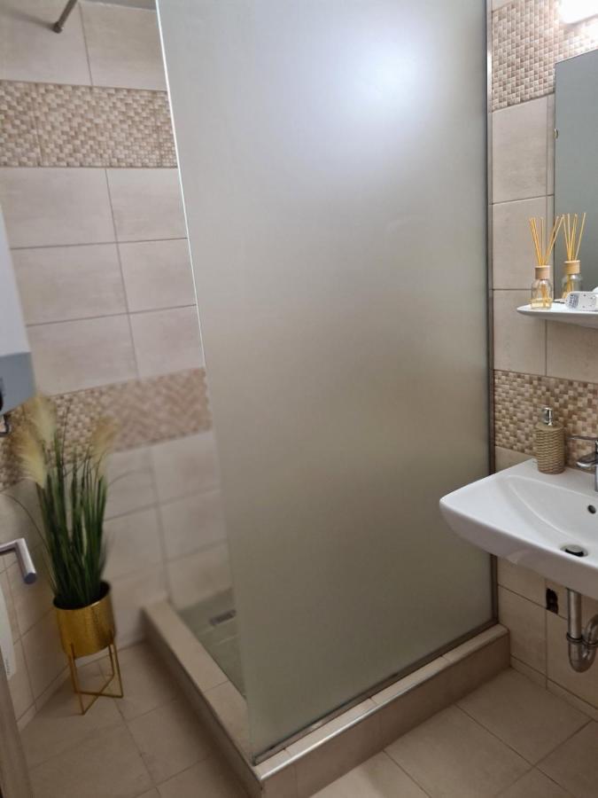 City Center Apartmanhaz Eger Zewnętrze zdjęcie