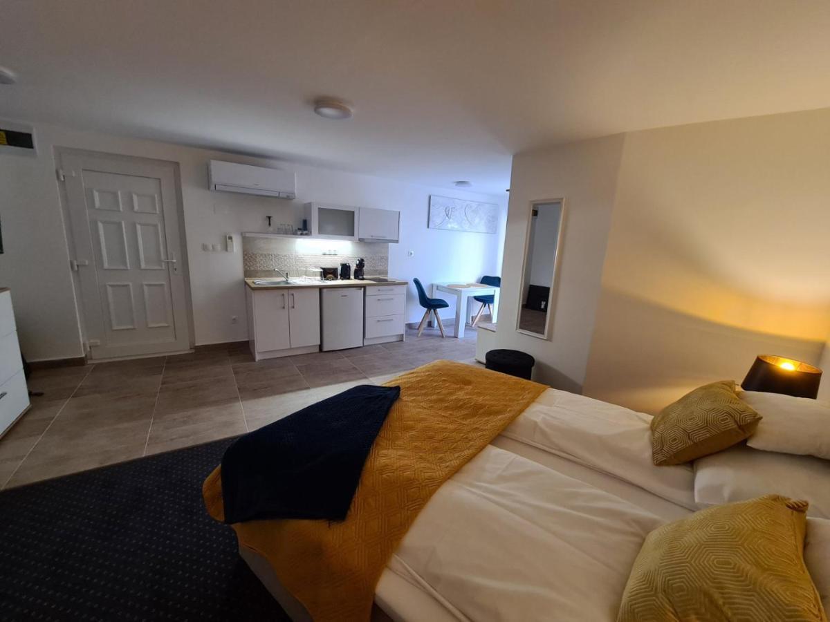 City Center Apartmanhaz Eger Zewnętrze zdjęcie
