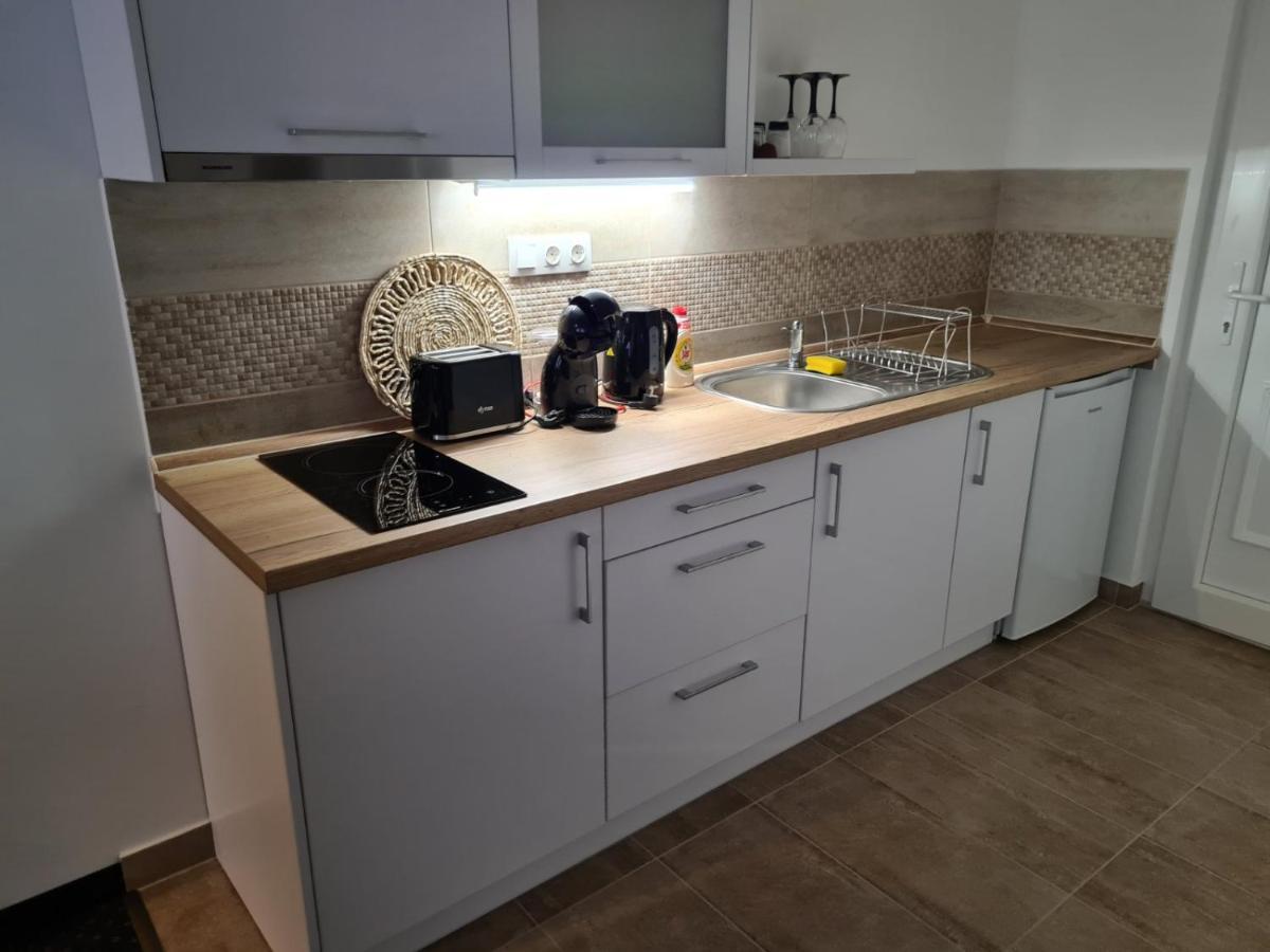 City Center Apartmanhaz Eger Zewnętrze zdjęcie